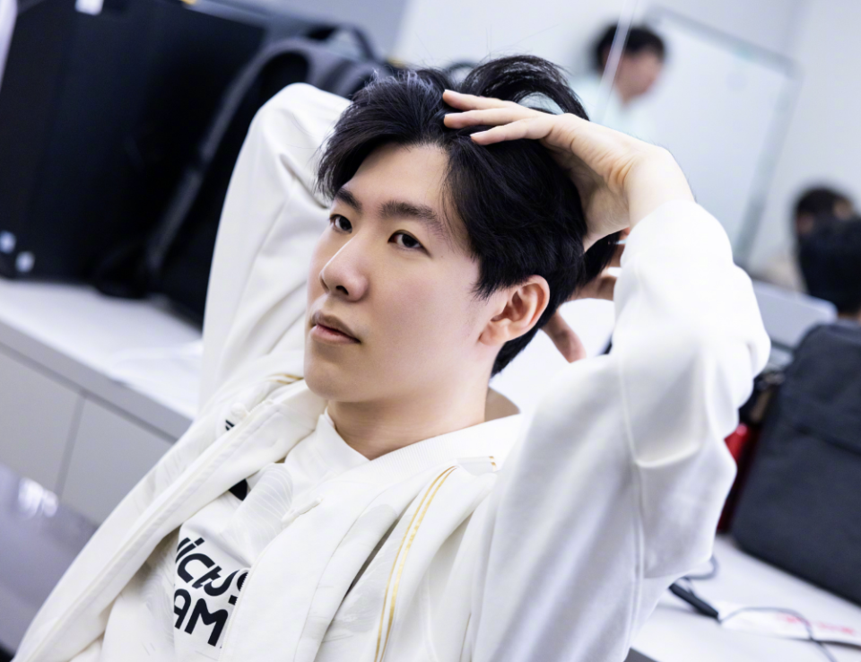 FB体育网页版入口-TheShy连续三场比赛得分超过状态火爆阿扎伦卡与30激战法国队分钟,连对手都承认:关键时刻广厦男篮备战德甲